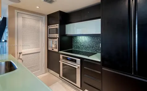 5875 Collins Avenue Miami Beach FL 33140