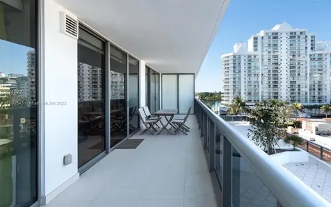 5875 Collins Avenue Miami Beach FL 33140