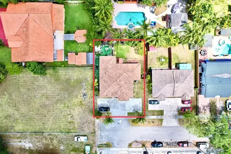 5955 NW 38th Street Virginia Gardens FL 33166
