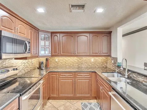 4465 SW 49th Court Dania Beach FL 33314