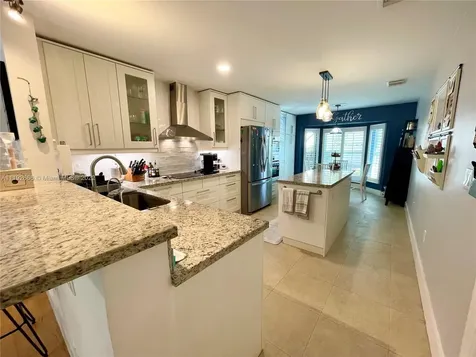 1145 Papaya Street Hollywood FL 33019