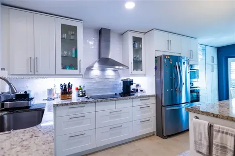 1145 Papaya Street Hollywood FL 33019