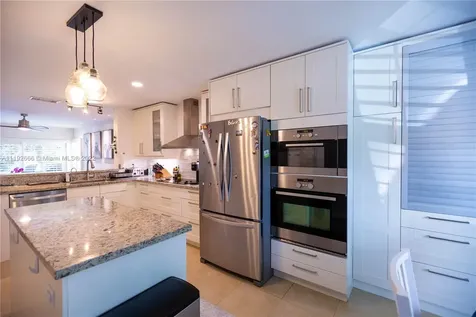 1145 Papaya Street Hollywood FL 33019