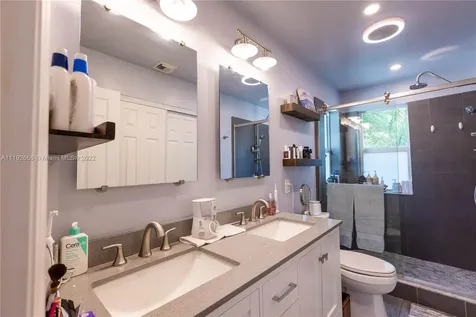 1145 Papaya Street Hollywood FL 33019