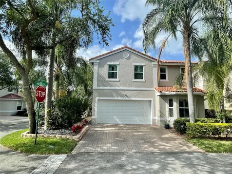 1145 Papaya Street Hollywood FL 33019