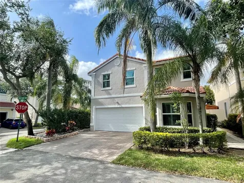 1145 Papaya Street Hollywood FL 33019