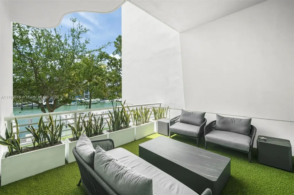 6105 Laguna Drive W Miami Beach FL 33141
