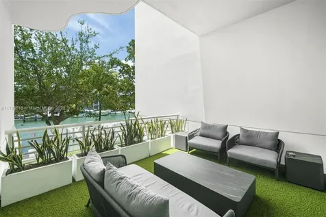 6105 Laguna Drive W Miami Beach FL 33141