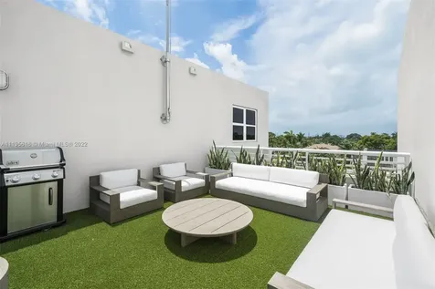 6105 Laguna Drive W Miami Beach FL 33141