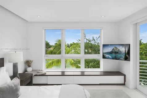 6105 Laguna Drive W Miami Beach FL 33141