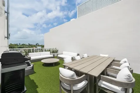 6105 Laguna Drive W Miami Beach FL 33141