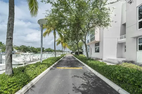 6105 Laguna Drive W Miami Beach FL 33141