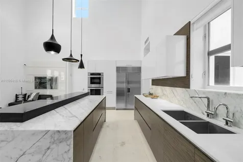 6105 Laguna Drive W Miami Beach FL 33141