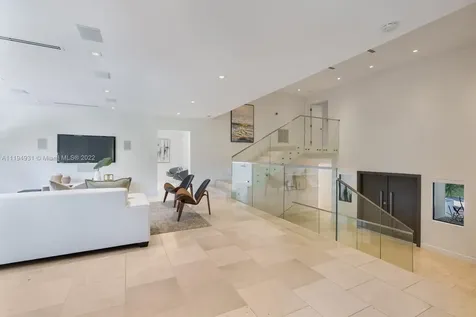 7239 E Lago Drive Coral Gables FL 33143