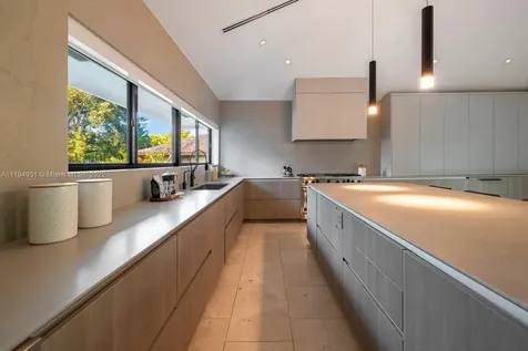 7239 E Lago Drive Coral Gables FL 33143