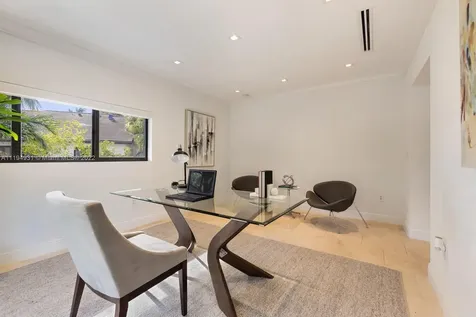 7239 E Lago Drive Coral Gables FL 33143
