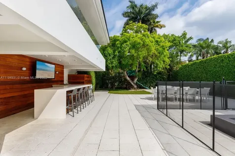 7239 E Lago Drive Coral Gables FL 33143