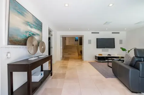 7239 E Lago Drive Coral Gables FL 33143