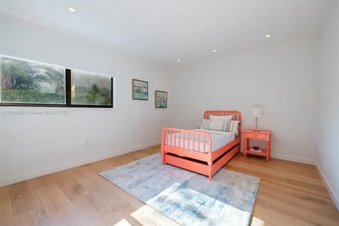 7239 E Lago Drive Coral Gables FL 33143