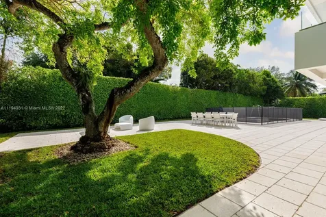 7239 E Lago Drive Coral Gables FL 33143