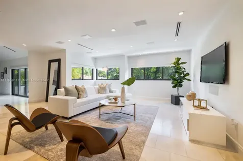 7239 E Lago Drive Coral Gables FL 33143