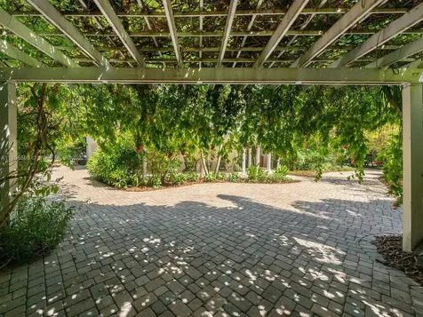 9621 SW 62nd Court Pinecrest FL 33156