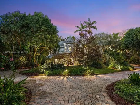 9621 SW 62nd Court Pinecrest FL 33156