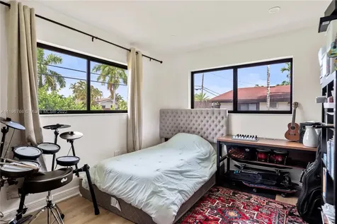 2410 NE 209th Terrace Miami FL 33180