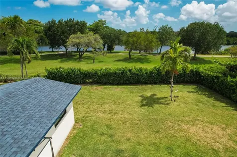 2410 NE 209th Terrace Miami FL 33180