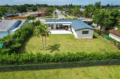 2410 NE 209th Terrace Miami FL 33180