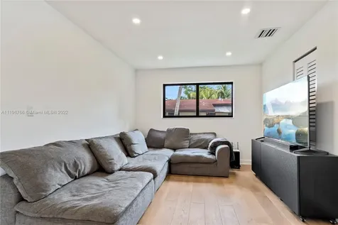 2410 NE 209th Terrace Miami FL 33180