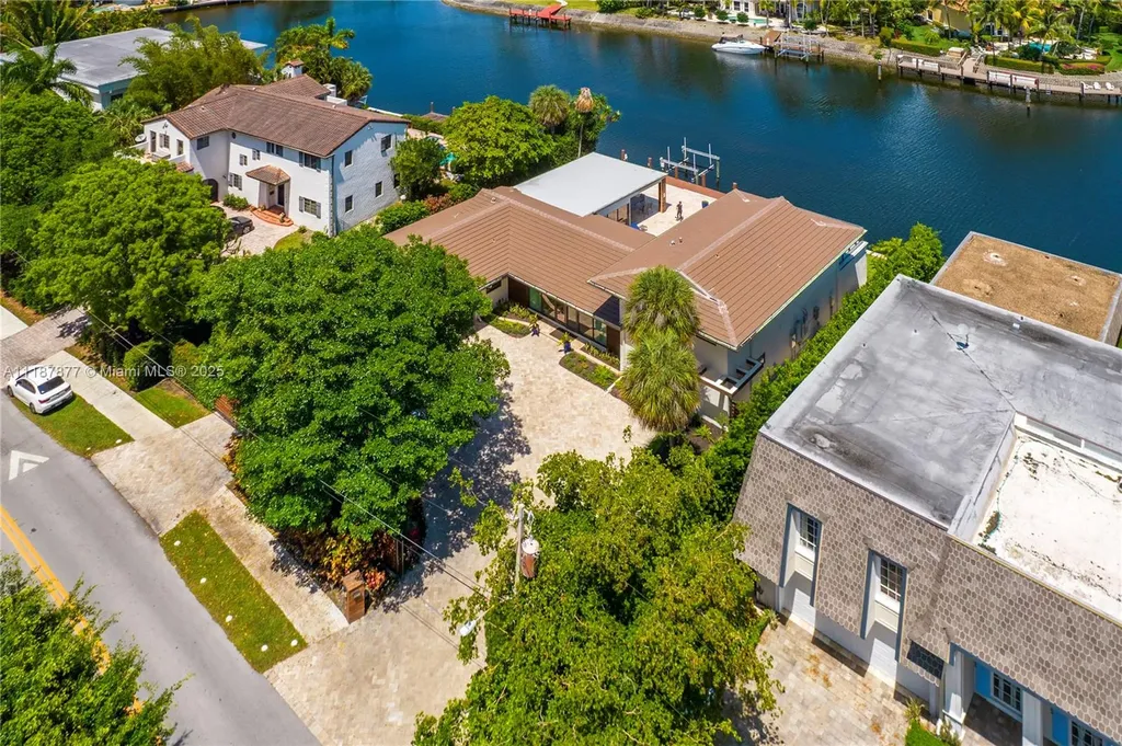 1025 Diplomat Parkway Hollywood FL 33019