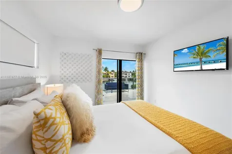 1025 Diplomat Parkway Hollywood FL 33019