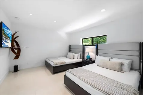 1025 Diplomat Parkway Hollywood FL 33019
