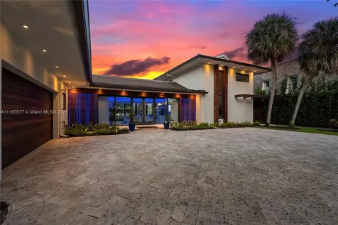 1025 Diplomat Parkway Hollywood FL 33019