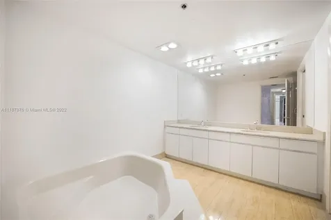 10175 Collins Avenue Bal Harbour FL 33154