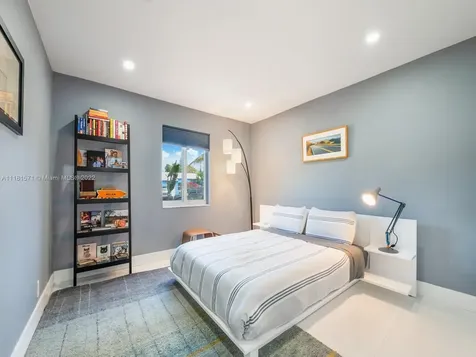 2545 SW 34th Avenue Miami FL 33133