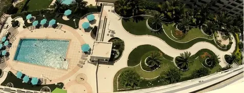 100 Lincoln Road Miami Beach FL 33139