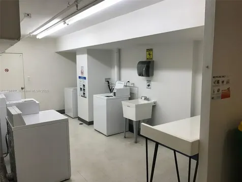 100 Lincoln Road Miami Beach FL 33139