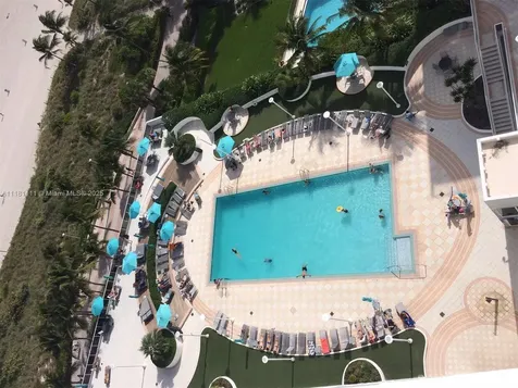100 Lincoln Road Miami Beach FL 33139