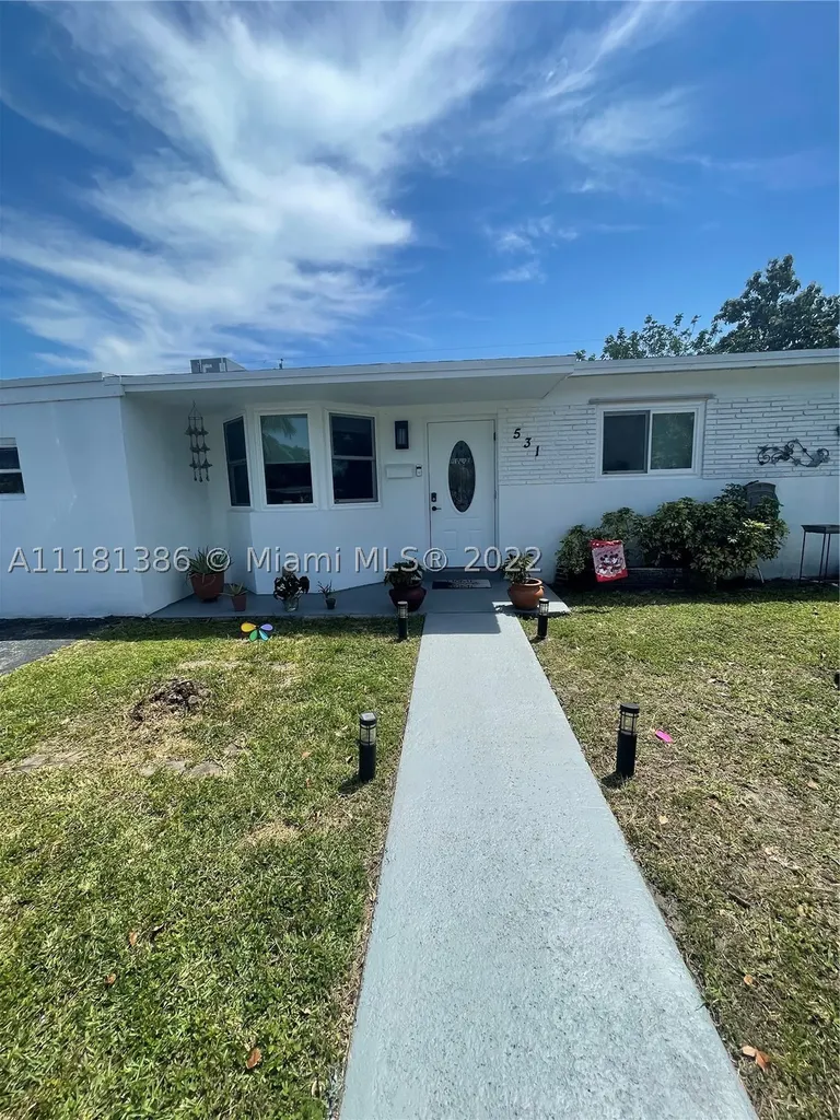 531 SW 64th Way Pembroke Pines FL 33023