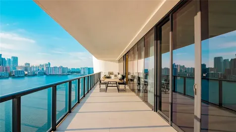 5000 Island Estates Drive Aventura FL 33160