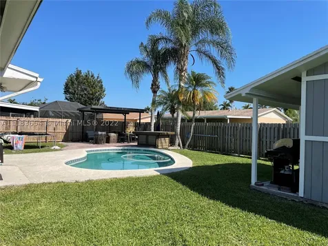9142 SW 182nd Street Palmetto Bay FL 33157