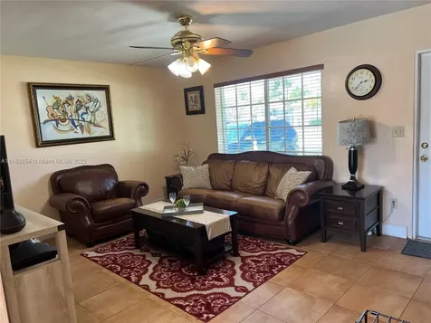 9142 SW 182nd Street Palmetto Bay FL 33157