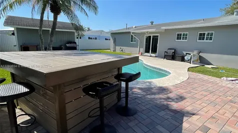 9142 SW 182nd Street Palmetto Bay FL 33157