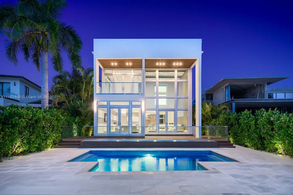 334 S Parkway Golden Beach FL 33160