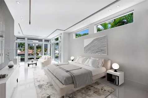 334 S Parkway Golden Beach FL 33160