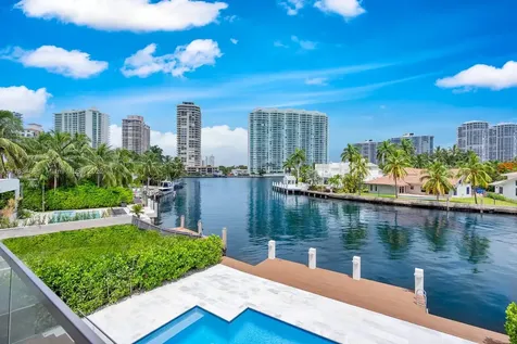 334 S Parkway Golden Beach FL 33160