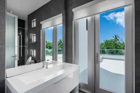 334 S Parkway Golden Beach FL 33160