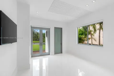 334 S Parkway Golden Beach FL 33160